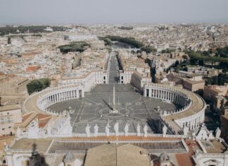 Roman Catholic Churches: Discover Stunning Architecture And History