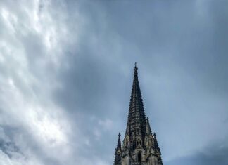 Dowling Catholic High School: Discover What Makes It Exceptional