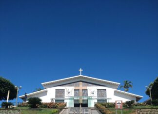 Christian Vs Catholic: Discover The Surprising Differences Explained