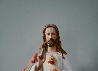 Sacred Heart Catholic Church: Discover Its Inspiring History & Mission