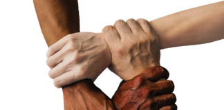 Minnesota Catholic School Shooting: Community Steps Up to Support Victims