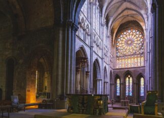 Key Differences Between Catholic and Protestant Beliefs Explained