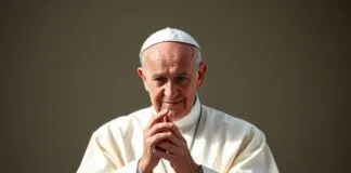 Pope Francis’ Latest Address: A Call for Unity Amid Global Turmoil Pope Francis' Dernière Adresse : Un Appel à l'Unité au Milieu des Turbulences Mondiales